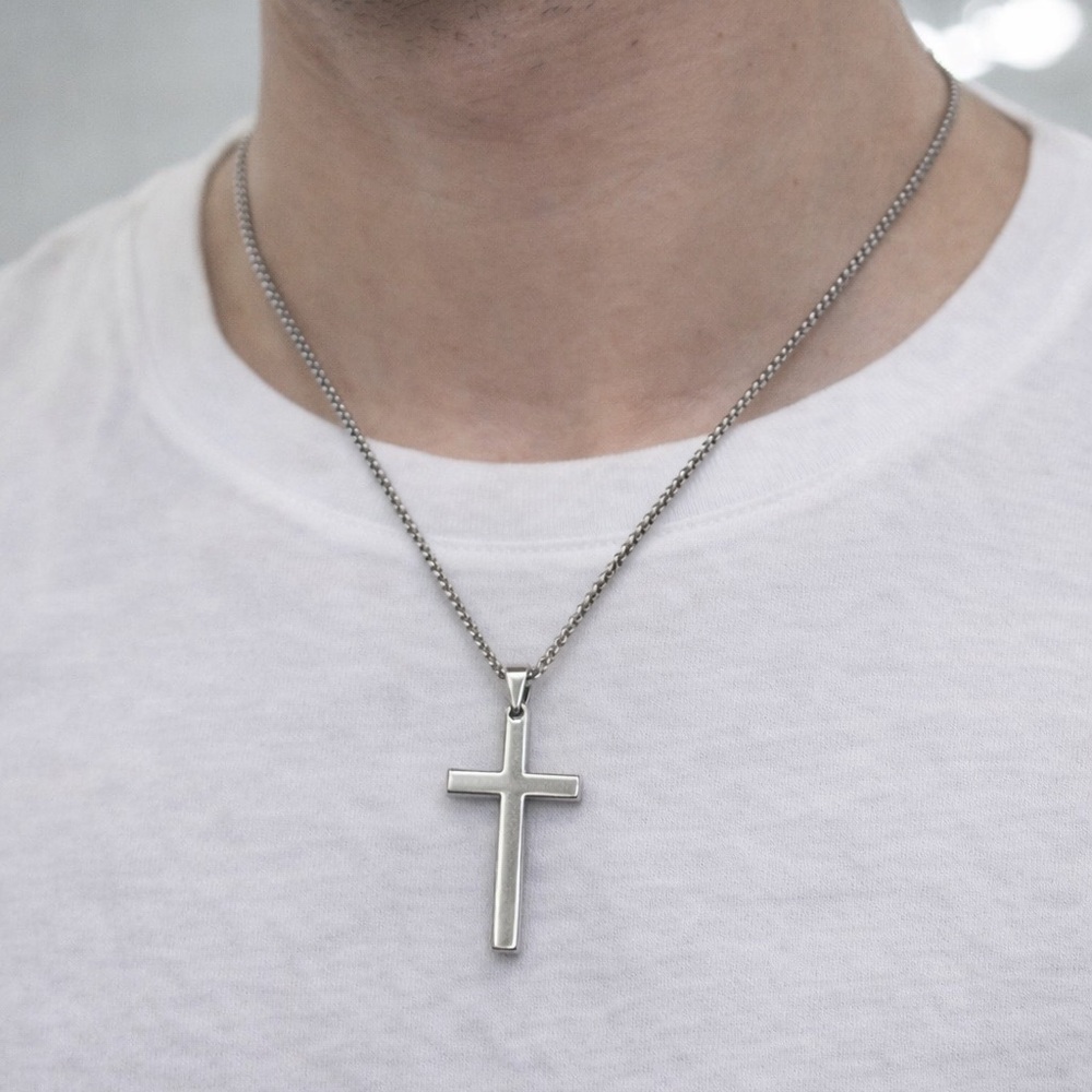 Brand New!! Cross pendant and chain